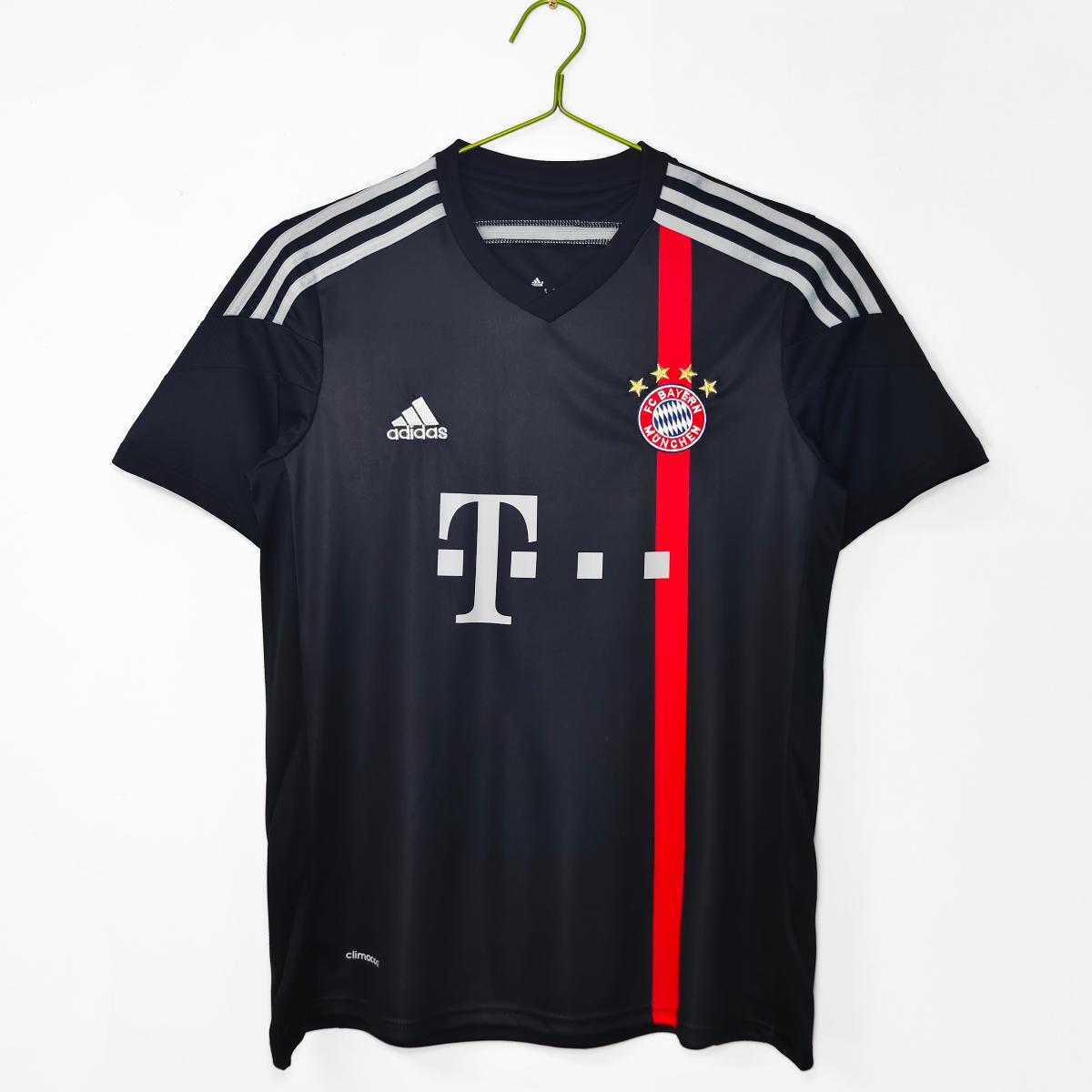 Bayern 2014/15 Away Jersey - Size Medium
